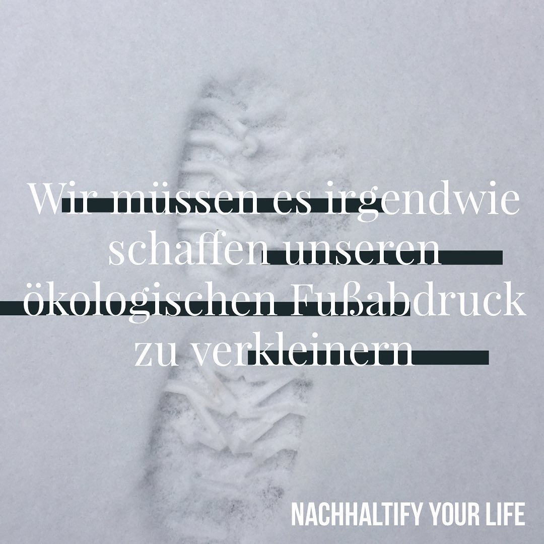 Aber wie groß ist MEIN Fußabdruck eigentlich und wo soll ich anfangen?
.
.
Wir empfehlen allen regelmäßig CO2-Rechner zu testen - gerne auch mehrere. Denn es geht nicht um die exakte Zahl sondern eine Orientierung für diesen super schwer greifbaren und abstrakten Begriff: #co2bilanz und #ökologischerfußabdruck - Gute Rechner visualisieren schnell und einfach in welchem Bereich du über dem Durchschnitt liegst also zu viel verbrauchst.
.
.
Also einfach mal testen. Geht auch easy am Handy einfach zwischendurch #co2rechner
.
.
Wer ist dabei? 🙋♂️🙋🙋♀️