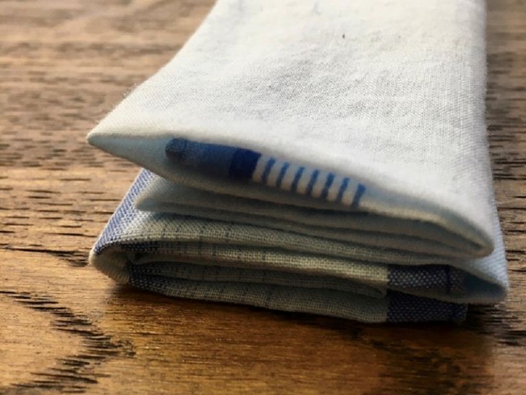 Stofftaschentuch-vs-Papiertaschentuch